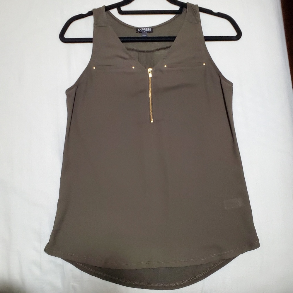 Express Sleeveless Shirt